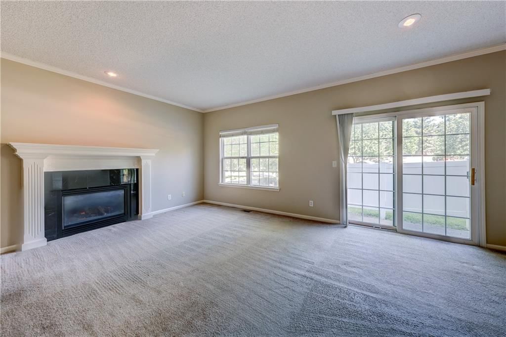 9147 Boehm Drive, Lenexa, KS: listing photo 3