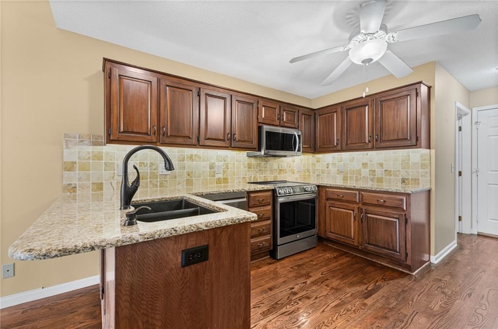 15607 BROADMOOR Street — photo 17