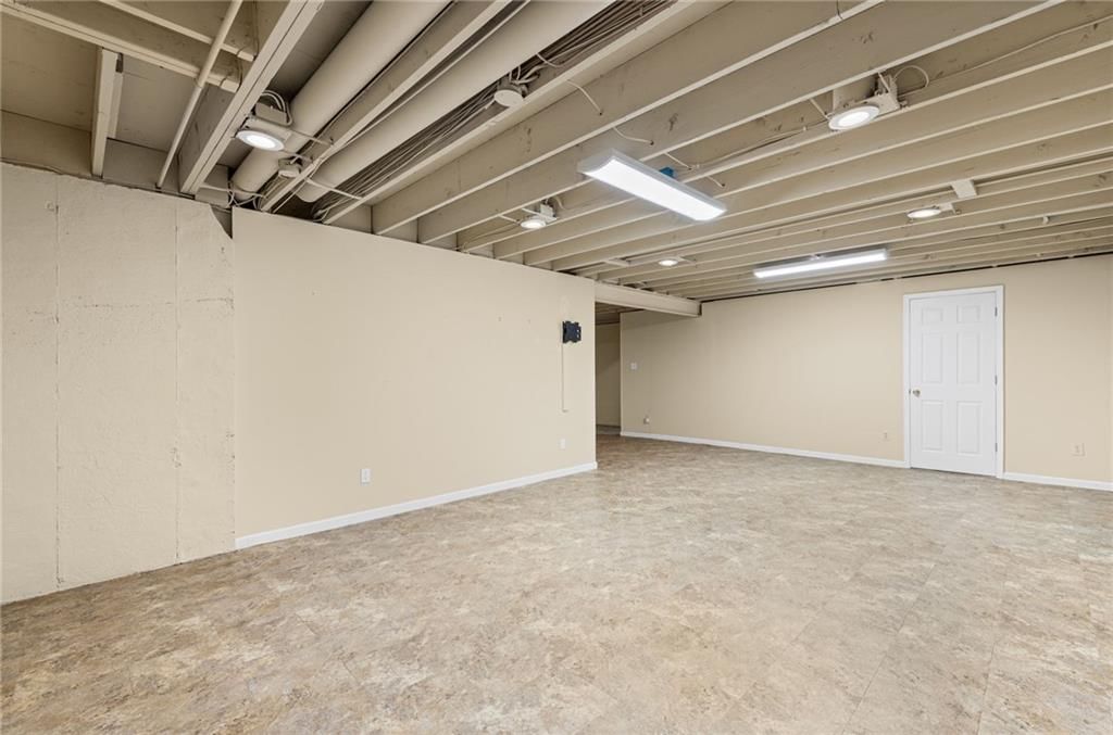 15607 BROADMOOR Street — photo 32