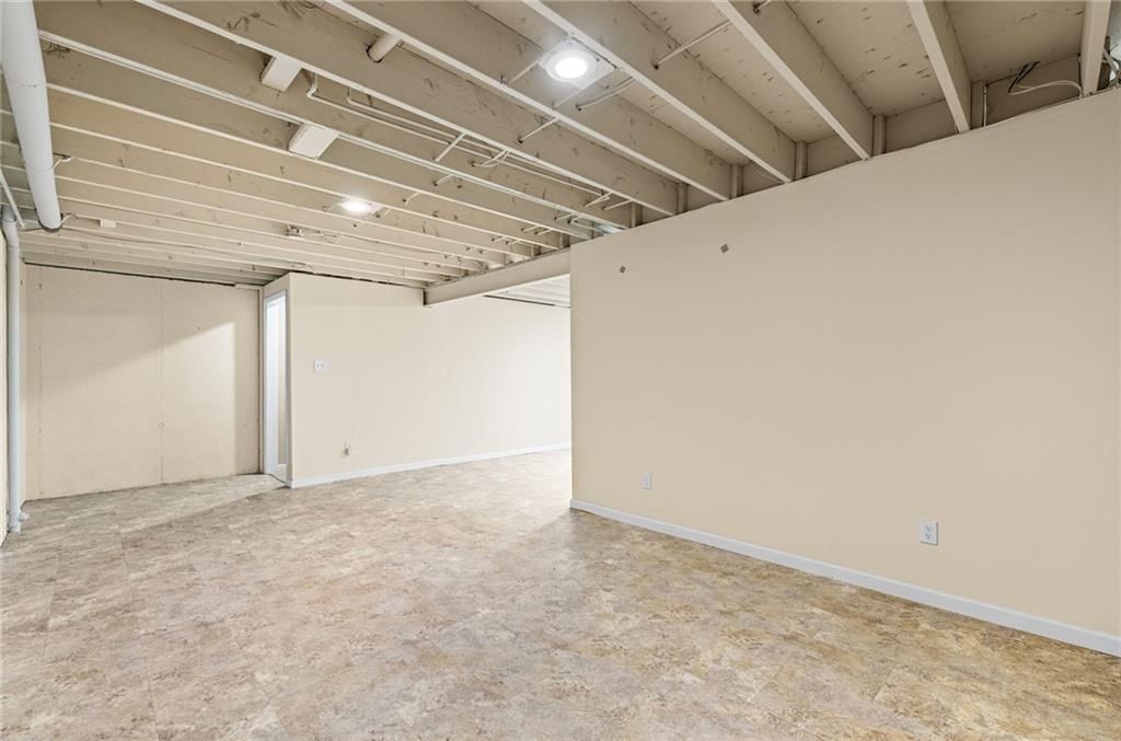15607 BROADMOOR Street — photo 33
