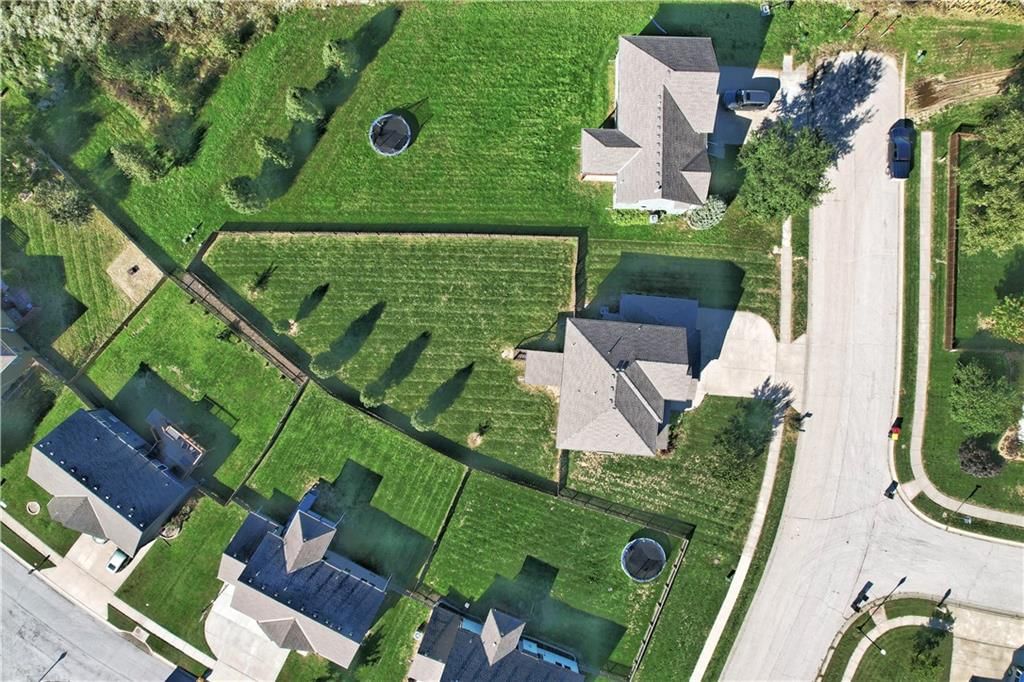 Photo 14 of 14 - 1100 N Sam Barr Drive, Kearney, MO 64060