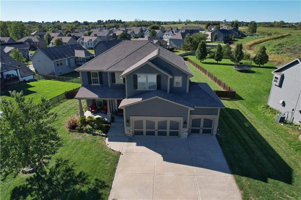 1100 N Sam Barr Drive, Kearney, MO