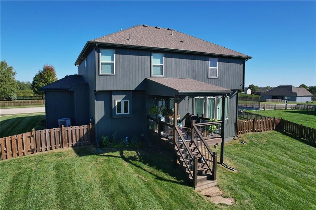Photo 10 of 14 - 1100 N Sam Barr Drive, Kearney, MO 64060