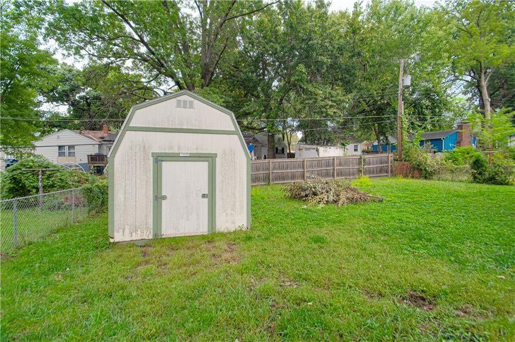 1522 W 27th Terrace S — photo 26