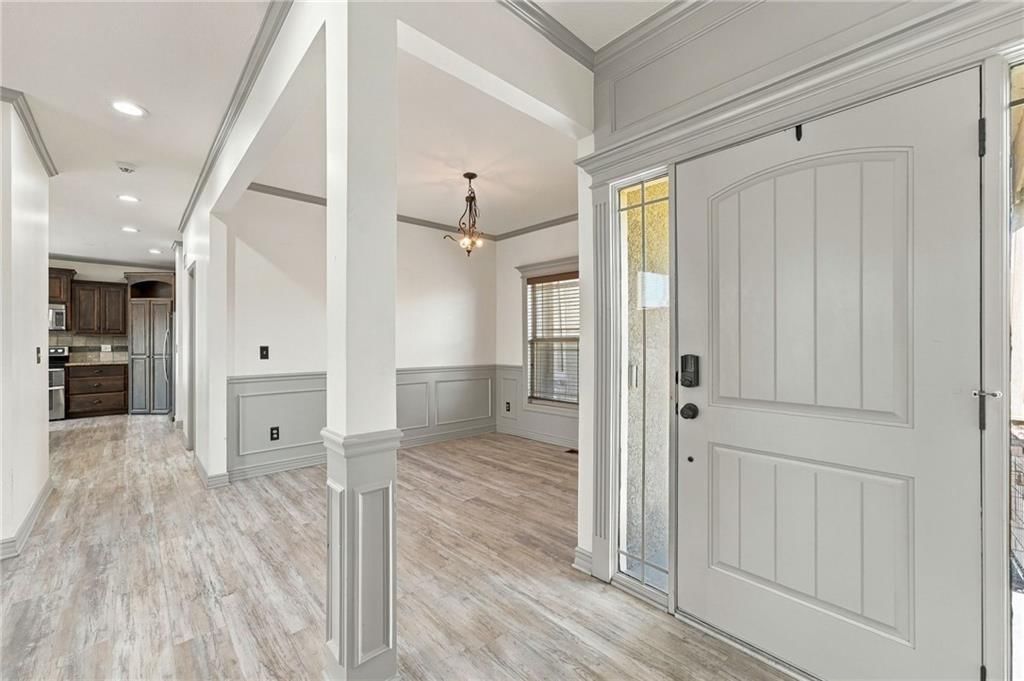 608 SW LAKE SIDE Drive, Lee's Summit, MO: listing photo 3