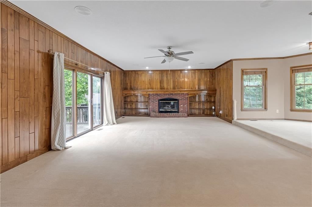 8523 Gillette Street, Lenexa, KS