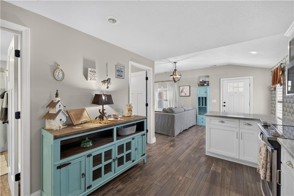 Photo 10 of 25 - 112 W Main Street, Freeman, MO 64746