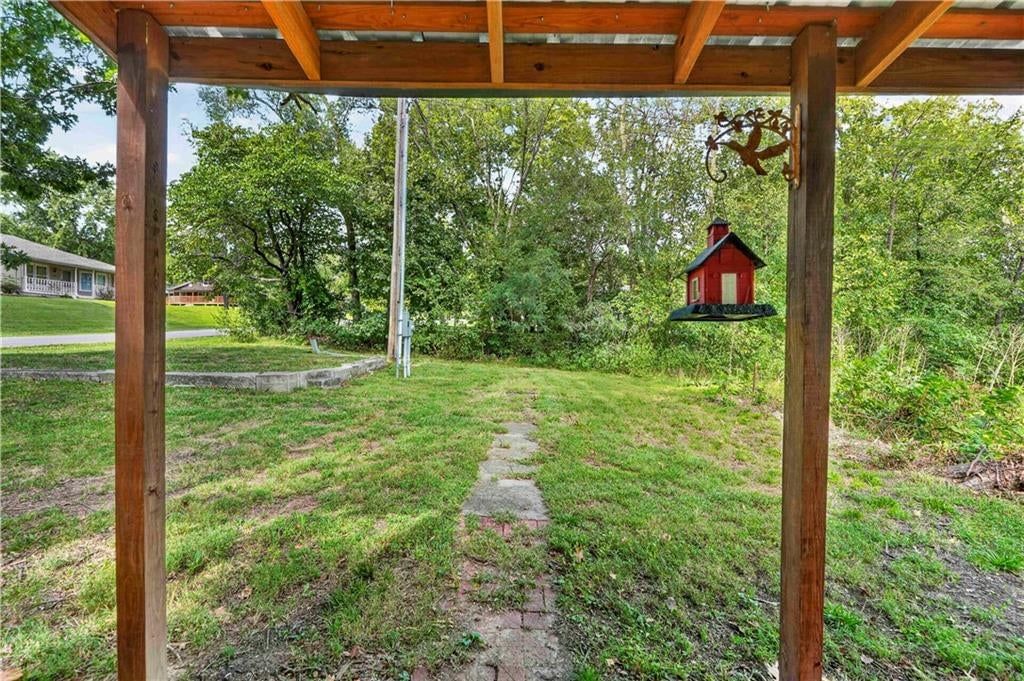 Photo 23 of 25 - 112 W Main Street, Freeman, MO 64746