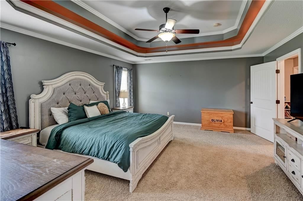Photo 19 of 67 - 500 NE Woodpark Lane, Lee's Summit, MO 64086
