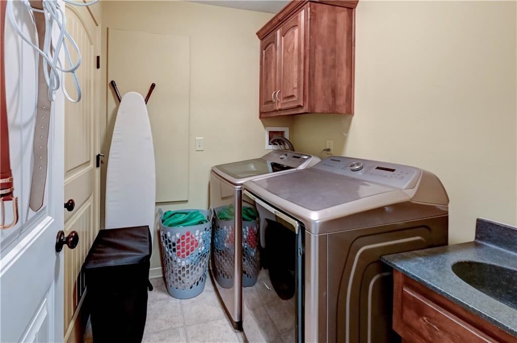 Photo 22 of 67 - 500 NE Woodpark Lane, Lee's Summit, MO 64086