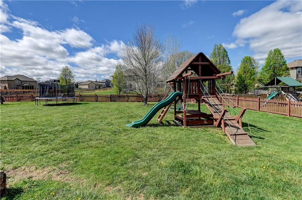 Photo 59 of 67 - 500 NE Woodpark Lane, Lee's Summit, MO 64086