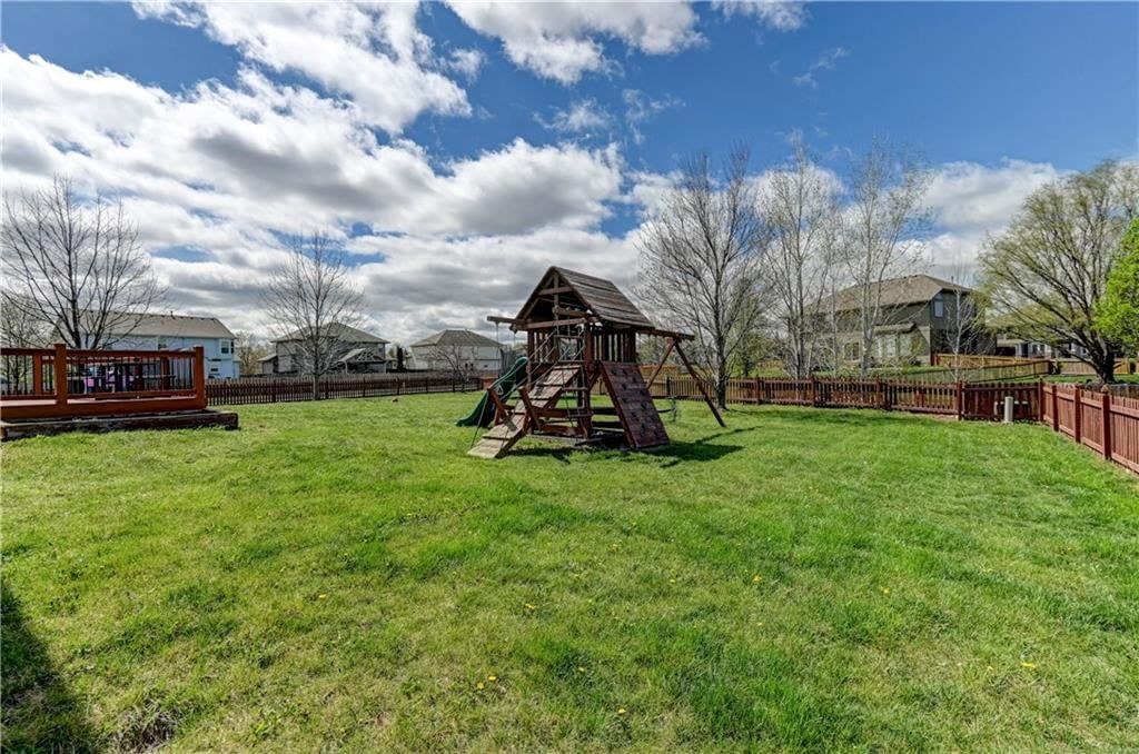 Photo 63 of 67 - 500 NE Woodpark Lane, Lee's Summit, MO 64086