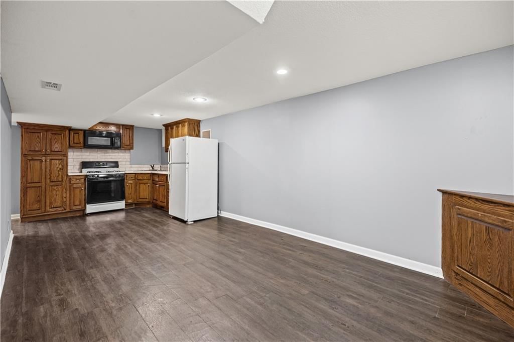 305 Canterbury Lane — photo 30