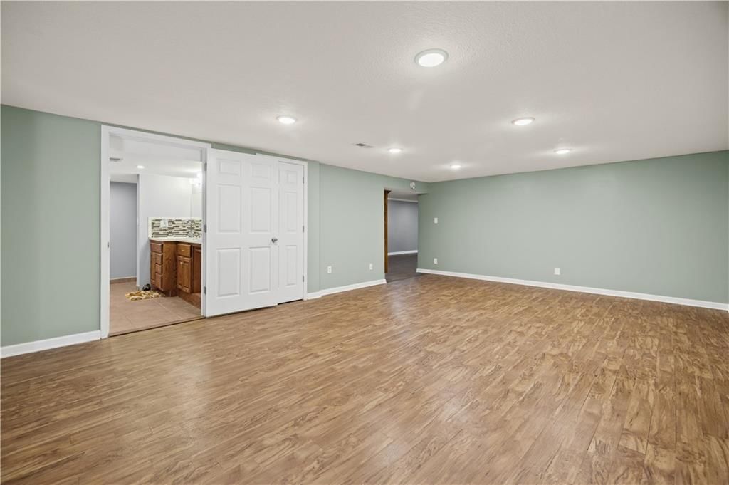 305 Canterbury Lane — photo 38