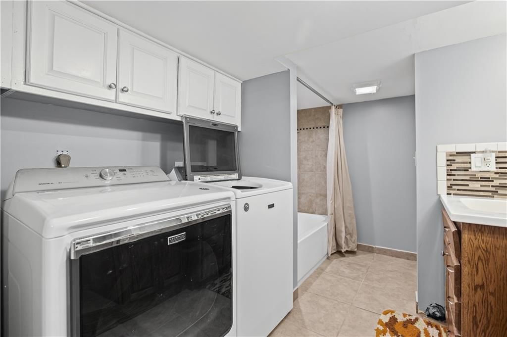 305 Canterbury Lane — photo 40