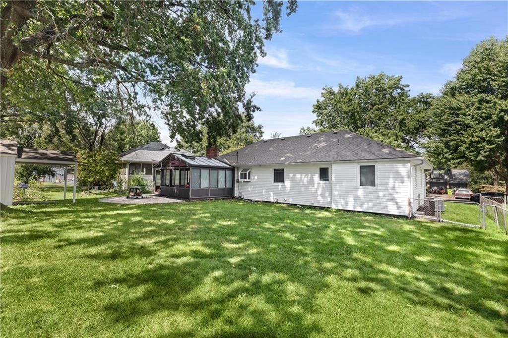 305 Canterbury Lane — photo 48