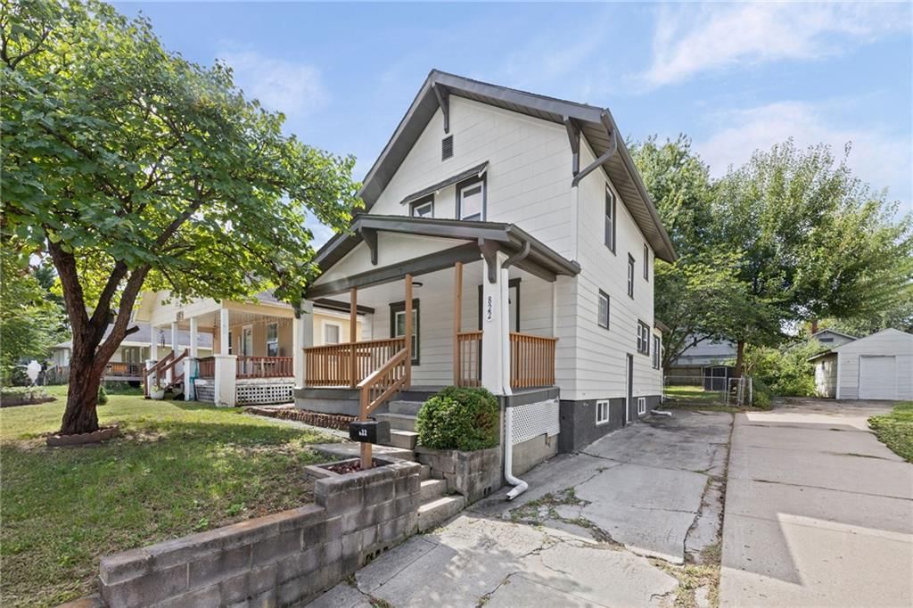 822 S Hardy Avenue, Independence, MO: listing photo 3