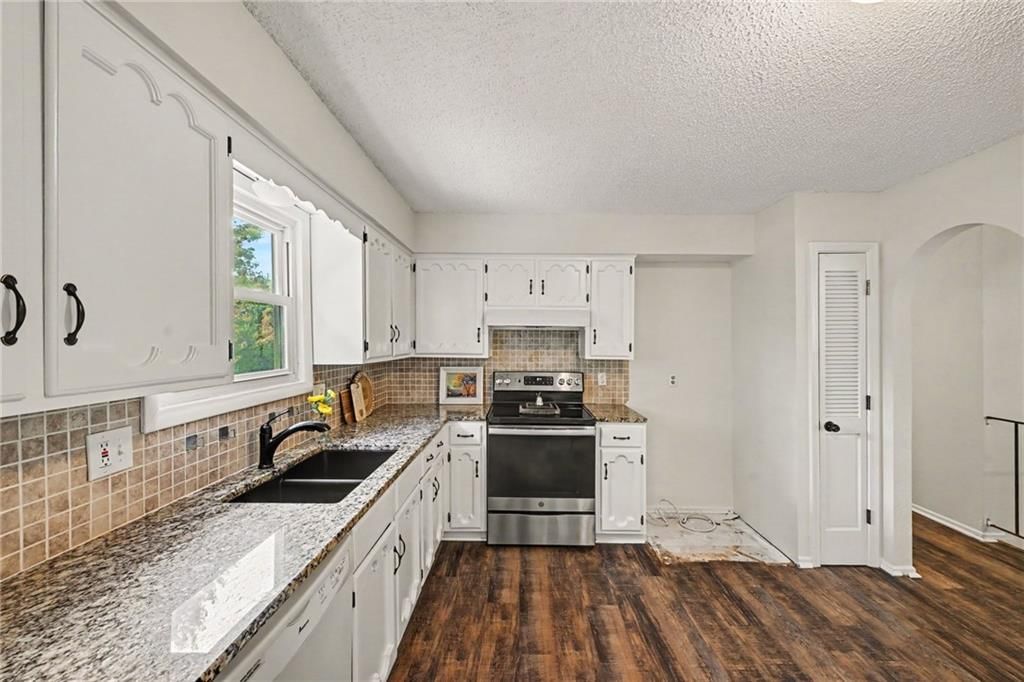 12809 S RAINTREE Drive — photo 4