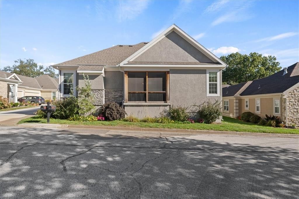 728 E 110th Terrace, Kansas City, MO: listing photo 2