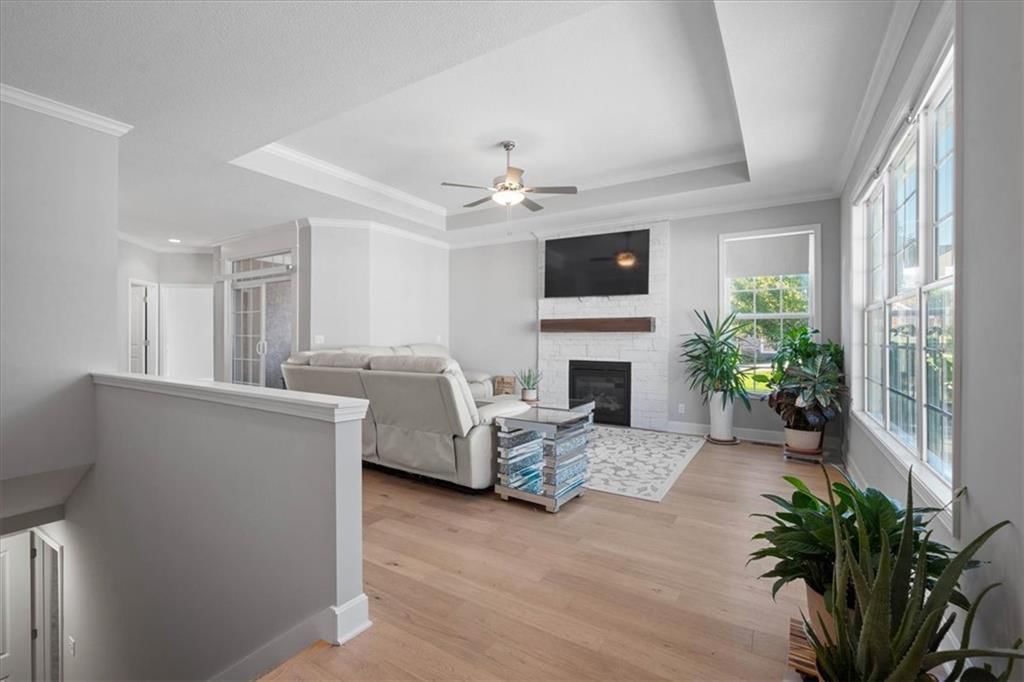 728 E 110th Terrace, Kansas City, MO: listing photo 3