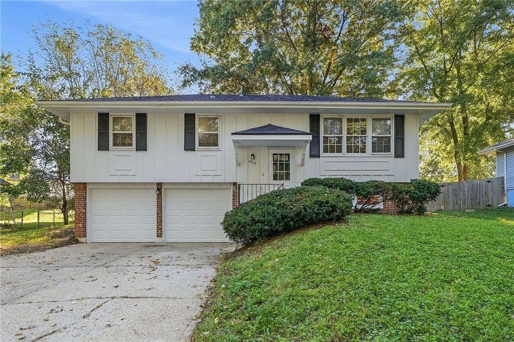 1913 N Plymouth Road, Independence, MO