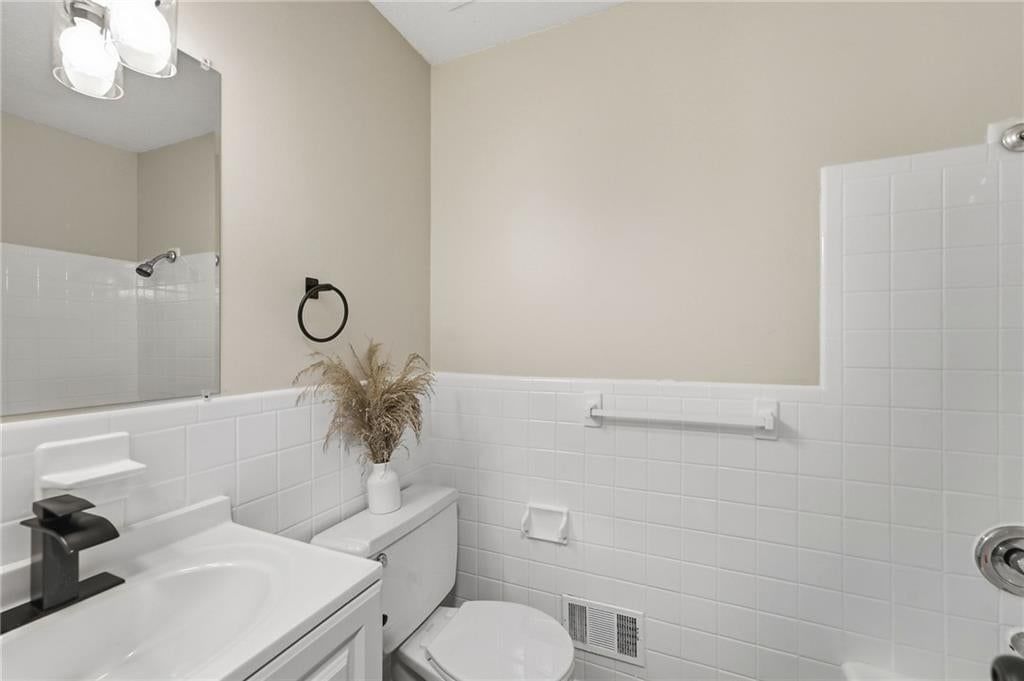 Photo 22 of 35 - 1913 N Plymouth Road, Independence, MO 64058