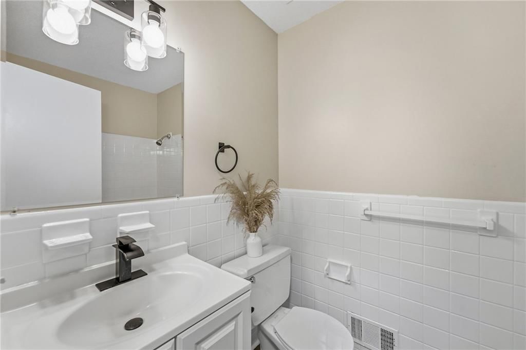 Photo 23 of 35 - 1913 N Plymouth Road, Independence, MO 64058