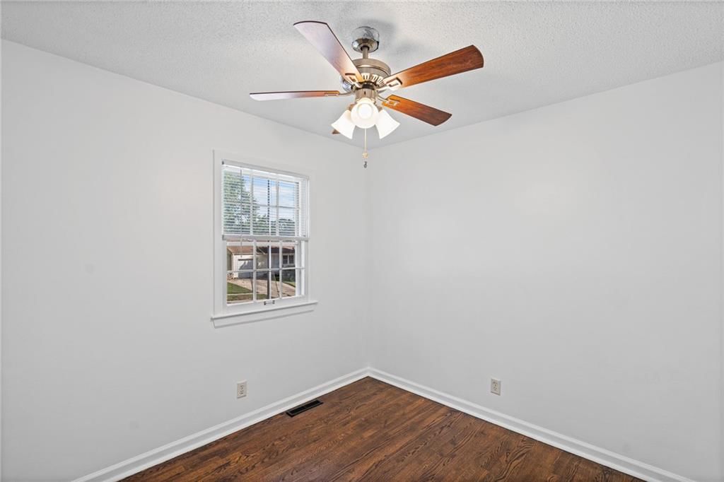 3916 S Spring Street — photo 21