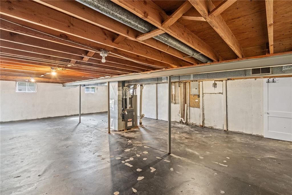 3916 S Spring Street — photo 26