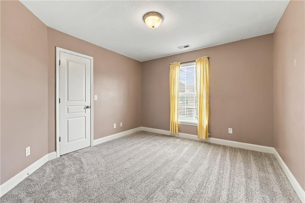 9644 N Adrian Avenue — photo 17
