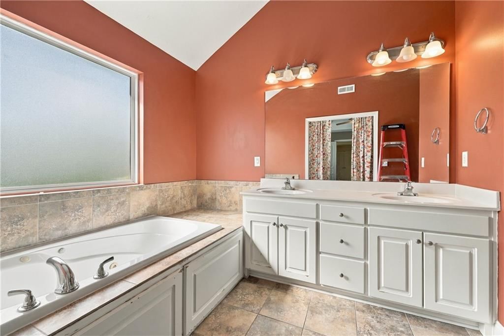 9644 N Adrian Avenue — photo 24