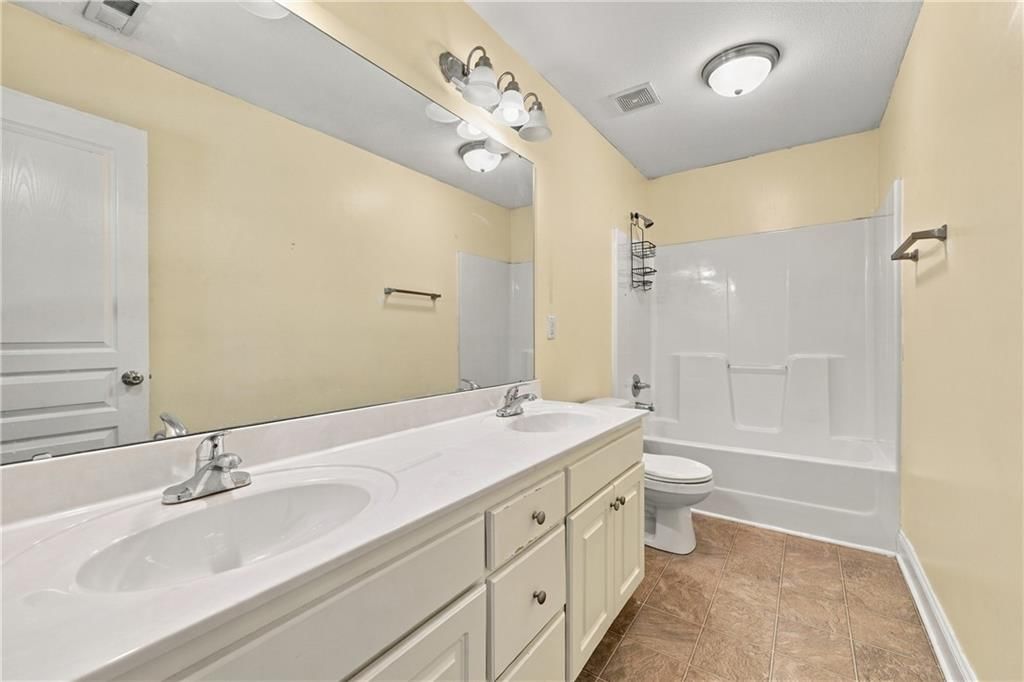 9644 N Adrian Avenue — photo 29