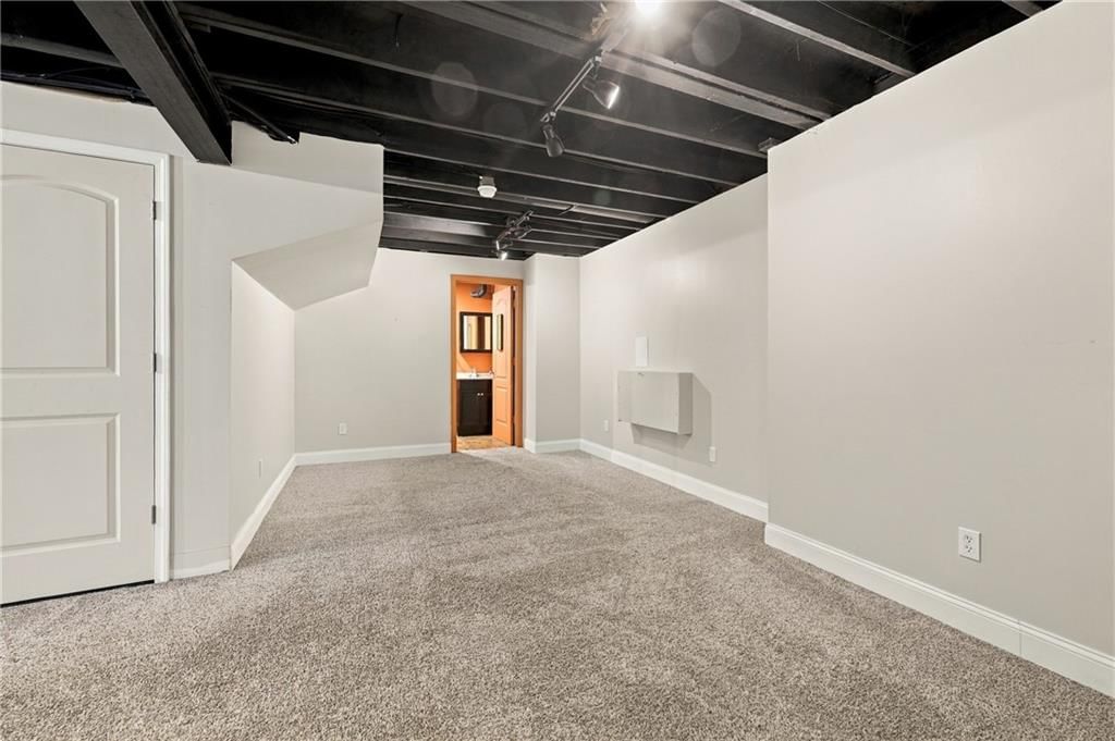 9644 N Adrian Avenue — photo 32