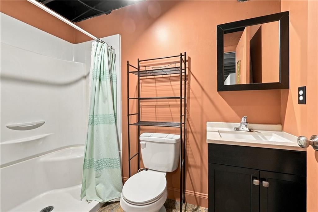 9644 N Adrian Avenue — photo 34