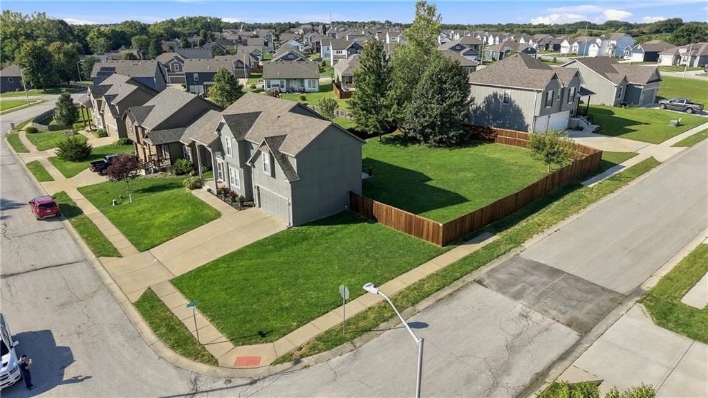 9644 N Adrian Avenue — photo 41