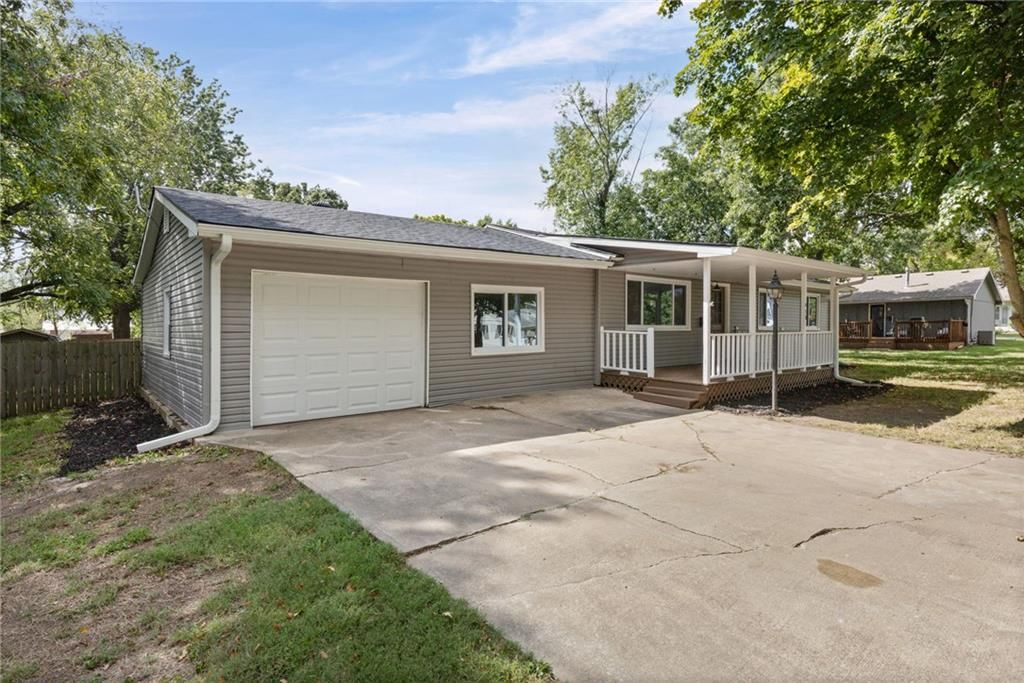 410 E Elm Street, Drexel, MO: listing photo 2