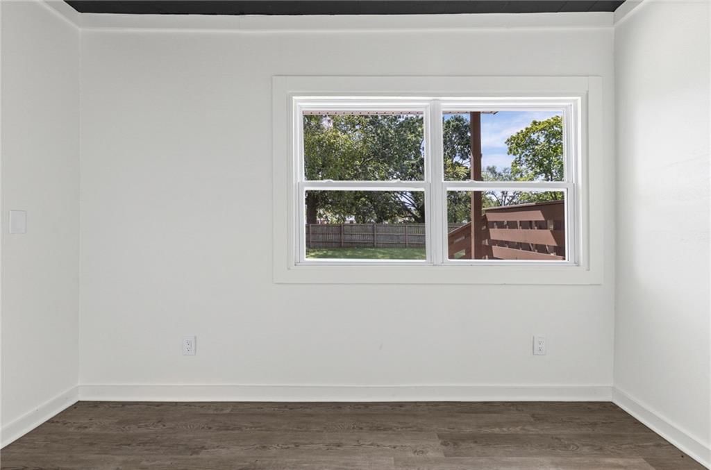 Photo 13 of 30 - 410 E Elm Street, Drexel, MO 64742