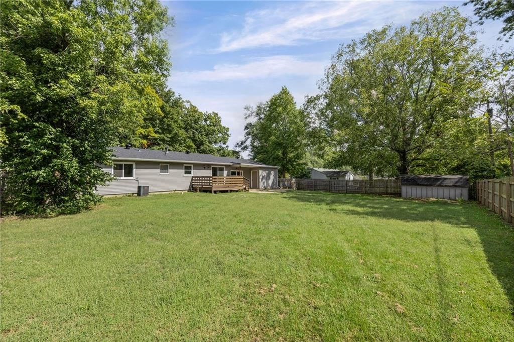 Photo 27 of 30 - 410 E Elm Street, Drexel, MO 64742