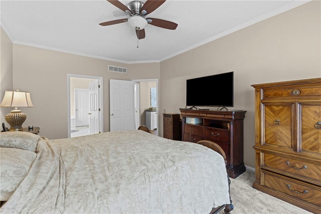 Photo 25 of 51 - 628 NE 93rd Street, Kansas City, MO 64155