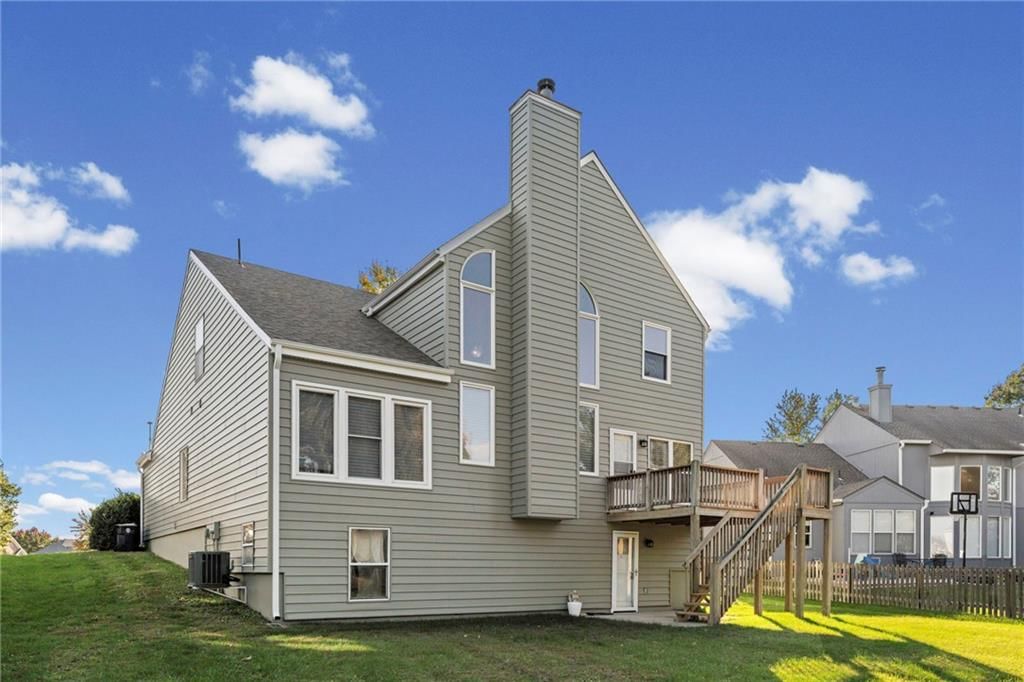 Photo 44 of 51 - 628 NE 93rd Street, Kansas City, MO 64155
