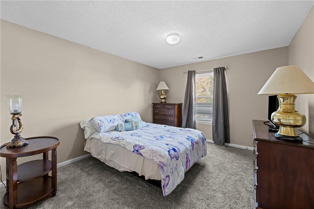 Photo 35 of 51 - 628 NE 93rd Street, Kansas City, MO 64155