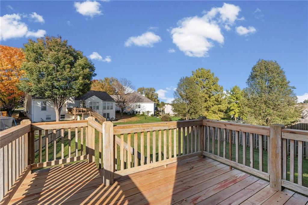 Deck and wood deck at 628 NE 93rd Street, Kansas City, MO 64155