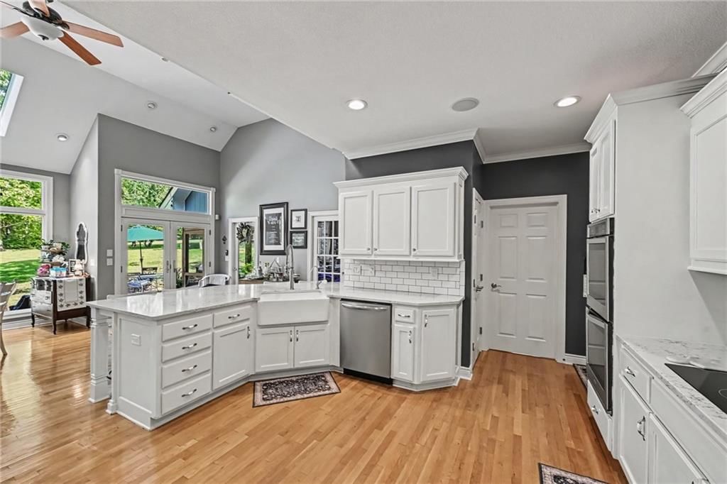 13810 Grove Avenue — photo 10
