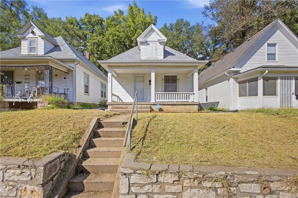 3848 E 9th Terrace, Kansas City, MO: listing photo 2