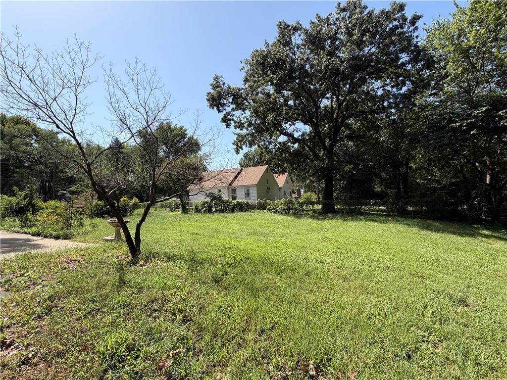 5220 Sterling Avenue, Raytown, MO: listing photo 3