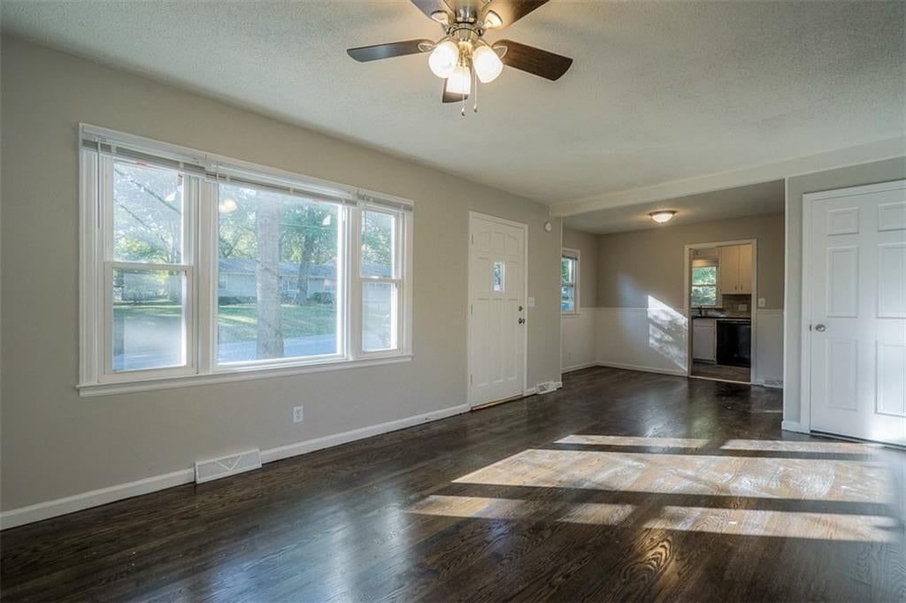 5405 Woodson Road — photo 3