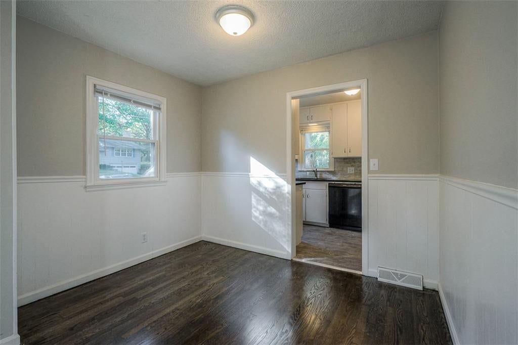 5405 Woodson Road — photo 5