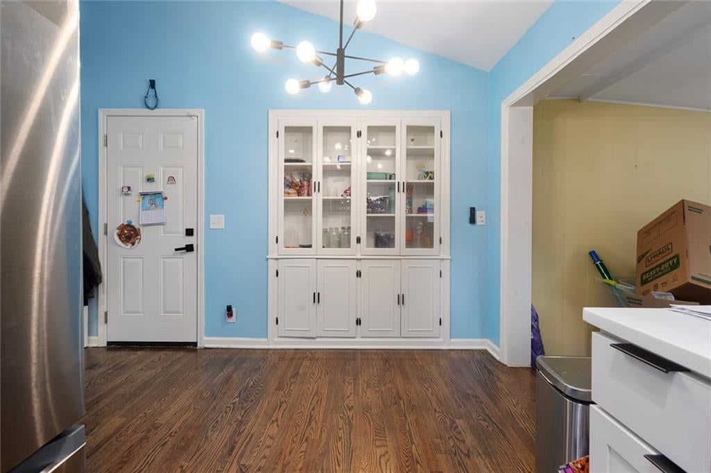 417 Melrose Street — photo 9