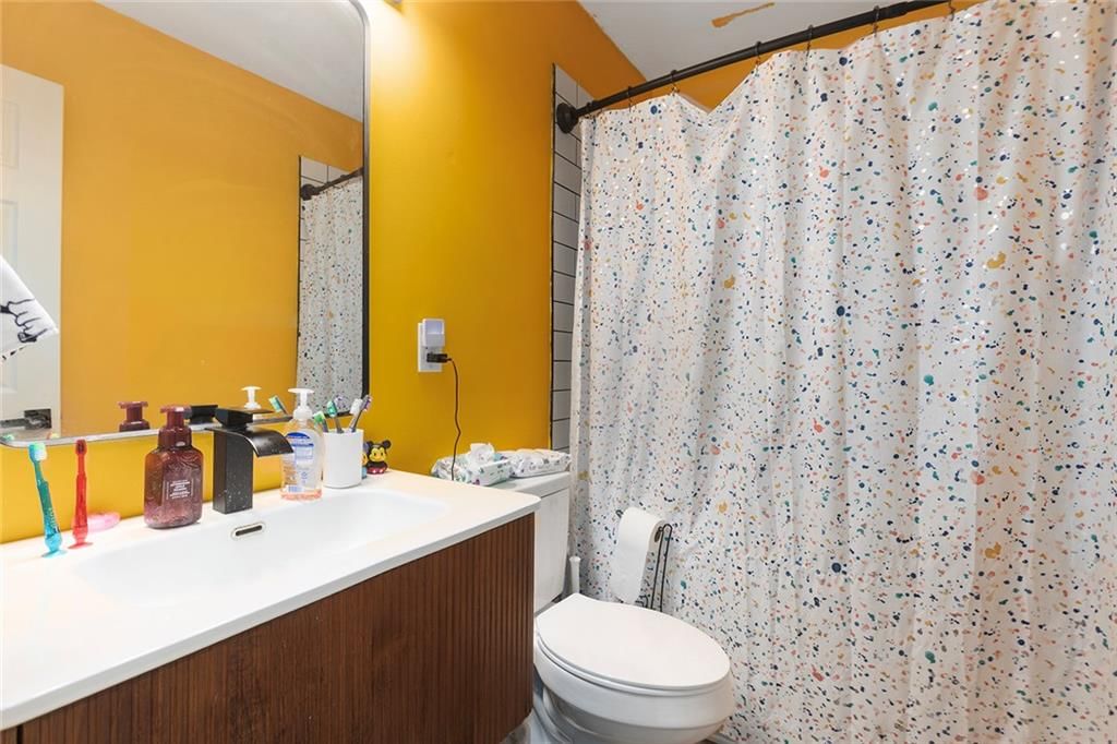 417 Melrose Street — photo 10