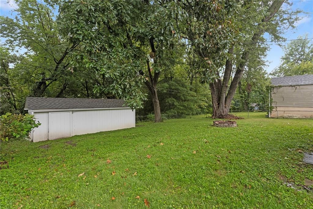 417 Melrose Street — photo 29